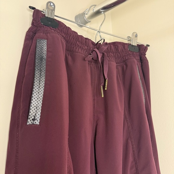 Lululemon Maroon Reflective Joggers – Lightweight Running & Training Pants - Picture 6 of 11
